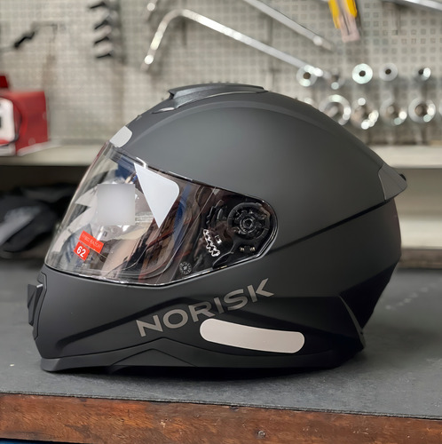 Capacete Norisk Razor Fechado